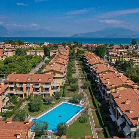 Апартаменты Discovery Flat With Pool & Bikes Сирмионе Экстерьер фото