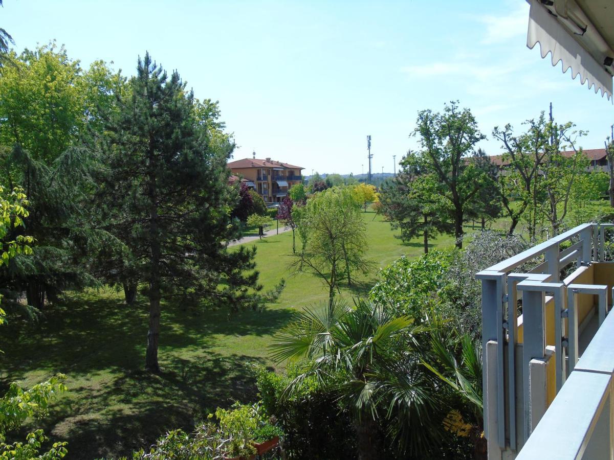 Апартаменты Discovery Flat With Pool & Bikes Сирмионе Экстерьер фото