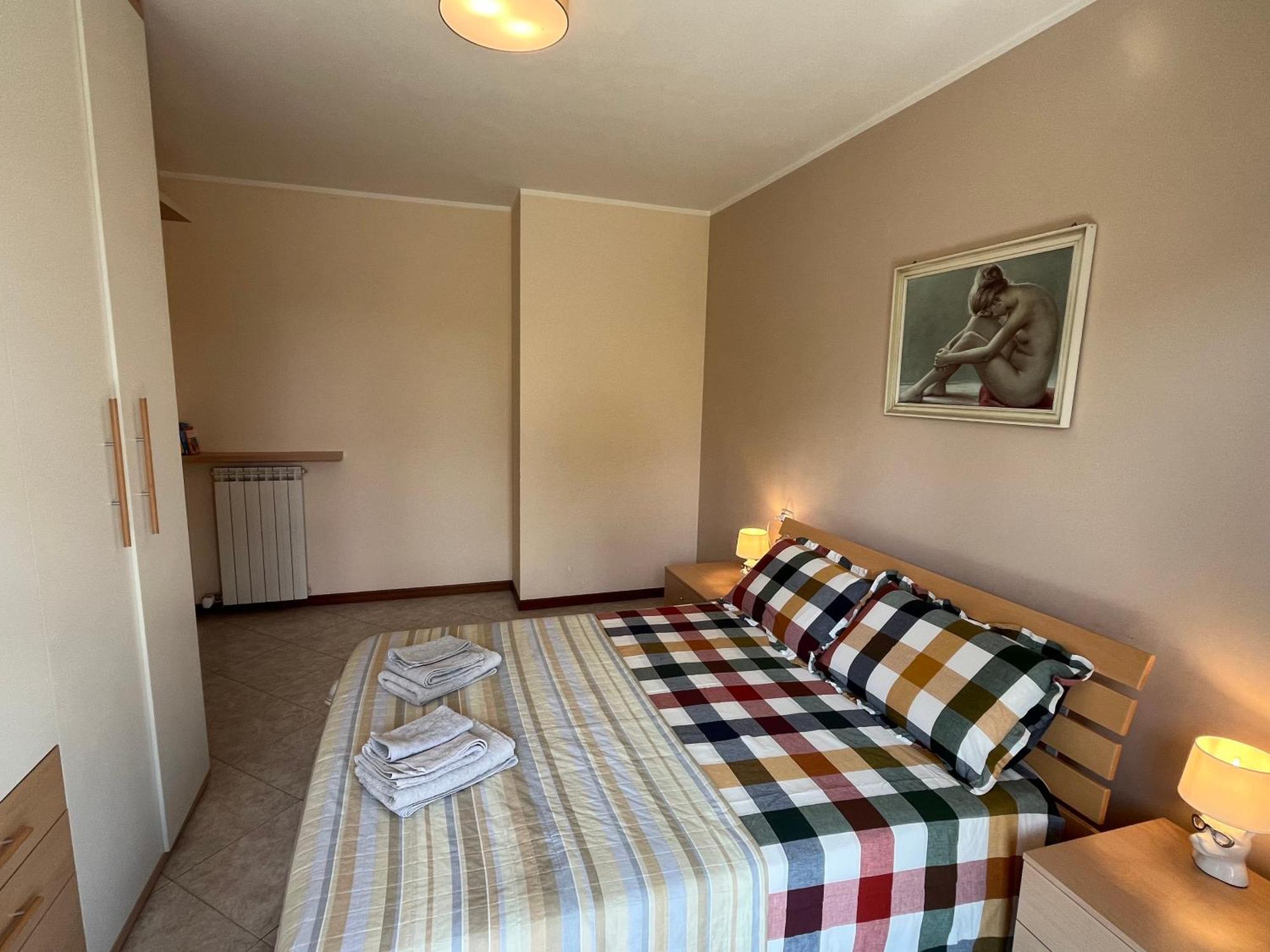 Апартаменты Discovery Flat With Pool & Bikes Сирмионе Экстерьер фото